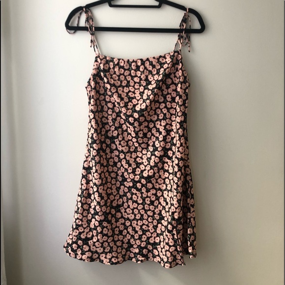 Princess Polly Floral Mini Dress - Picture 2 of 4